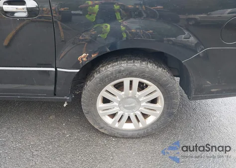 2011 Lincoln Navigator L from USA, damaged, VIN 5LMJJ3J58BEJ03744